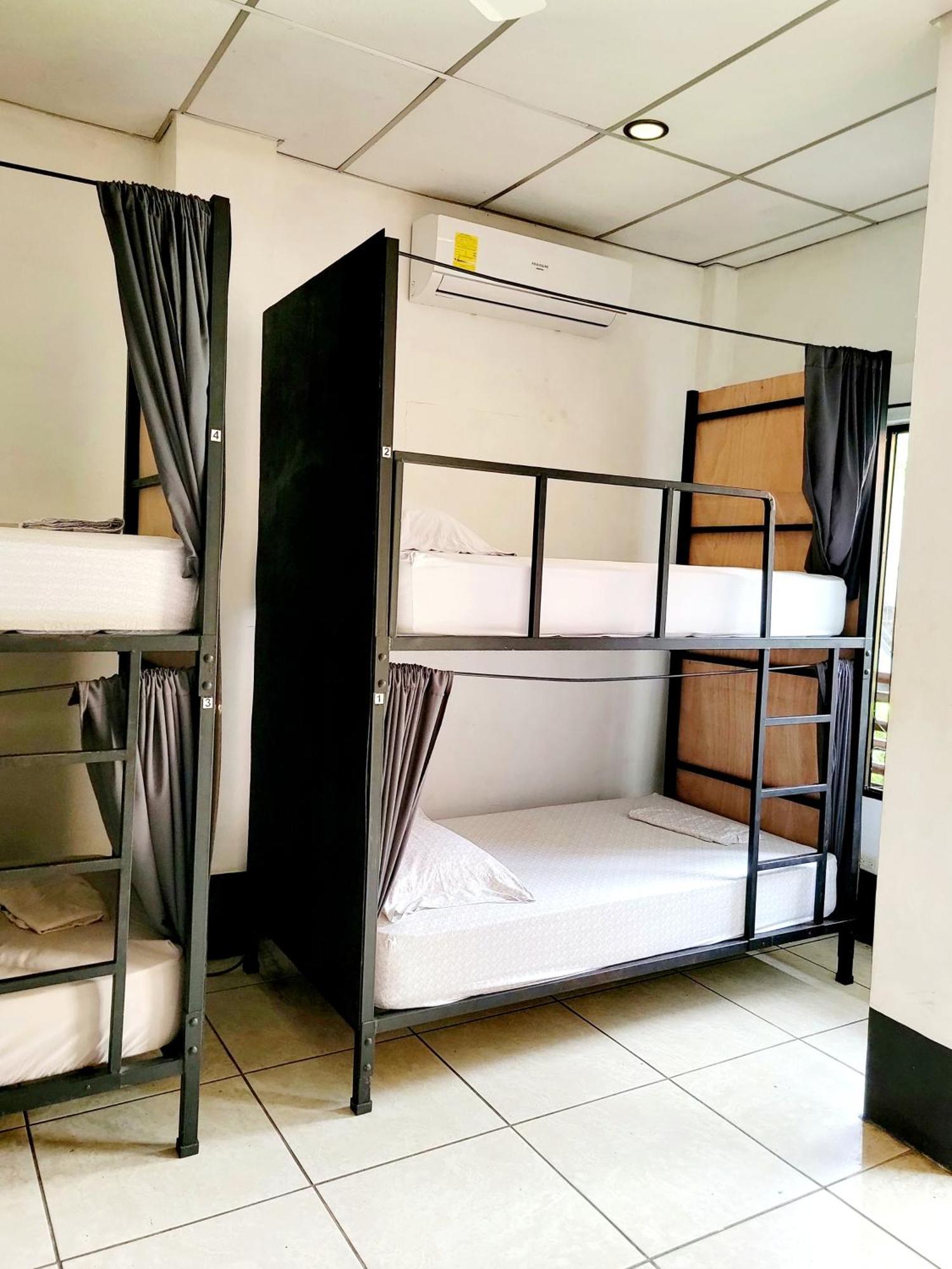 Poco A Poco Hostel Леон Экстерьер фото