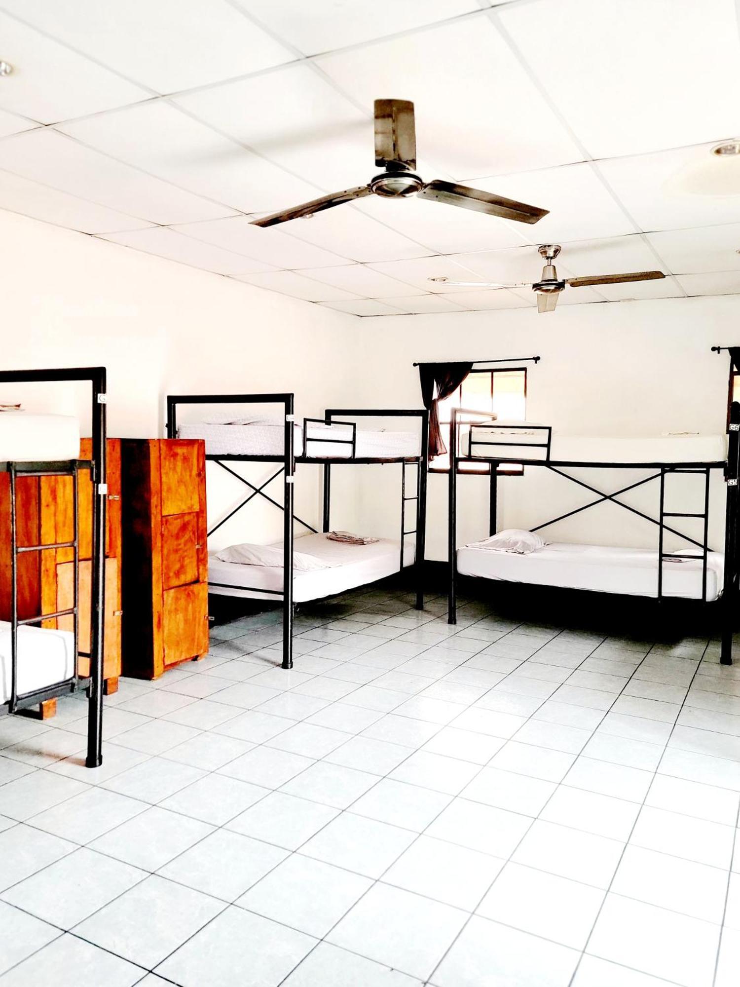 Poco A Poco Hostel Леон Экстерьер фото