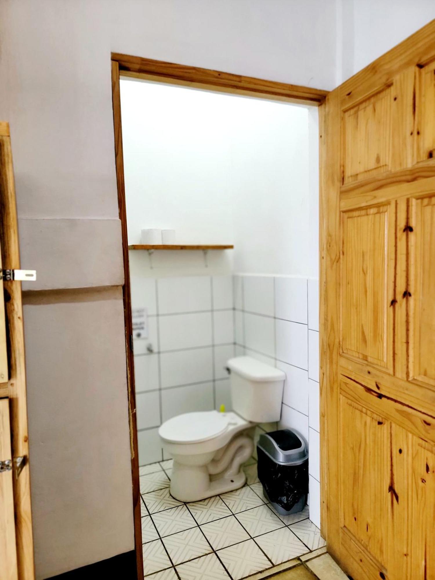 Poco A Poco Hostel Леон Экстерьер фото