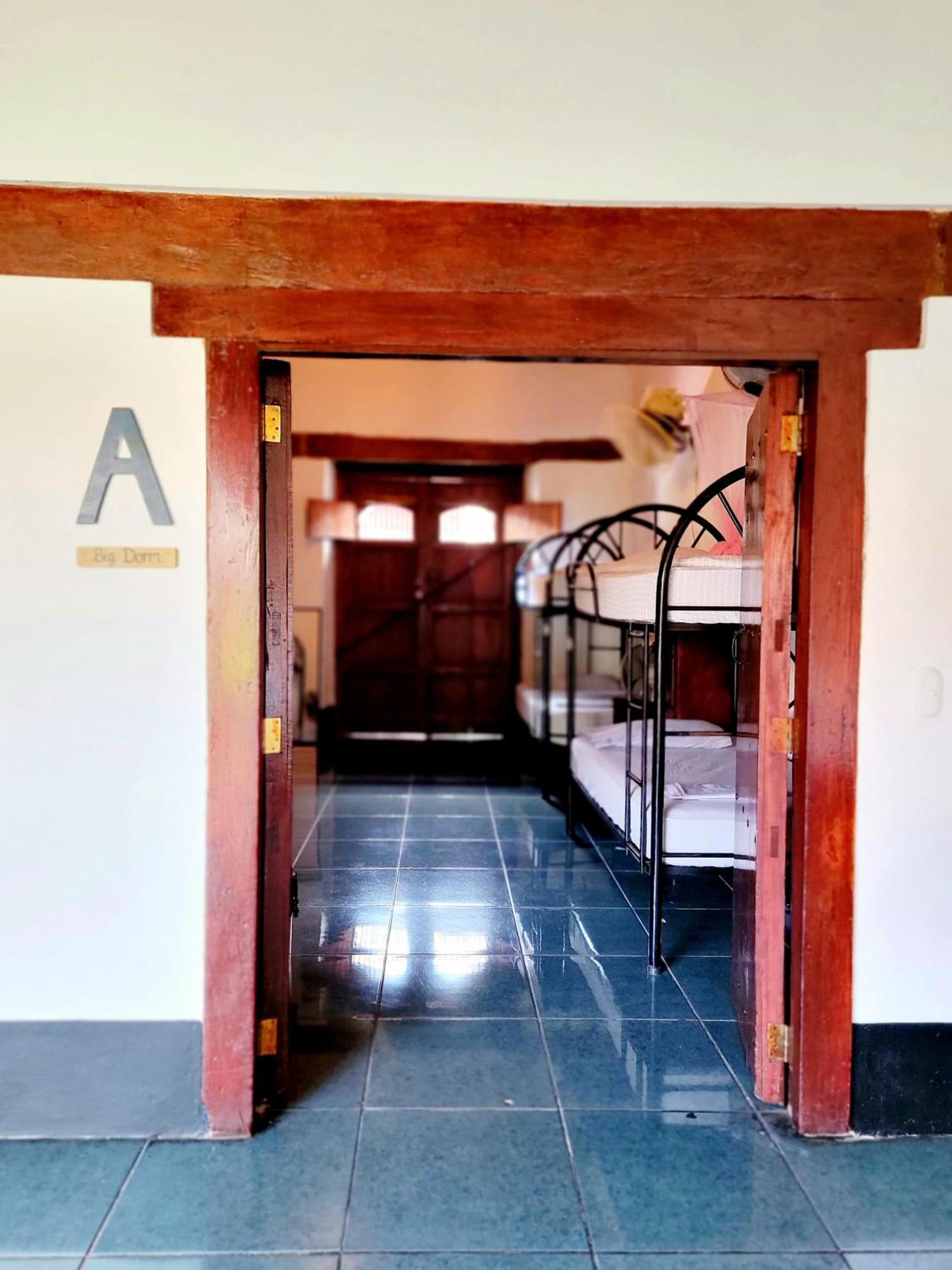 Poco A Poco Hostel Леон Экстерьер фото