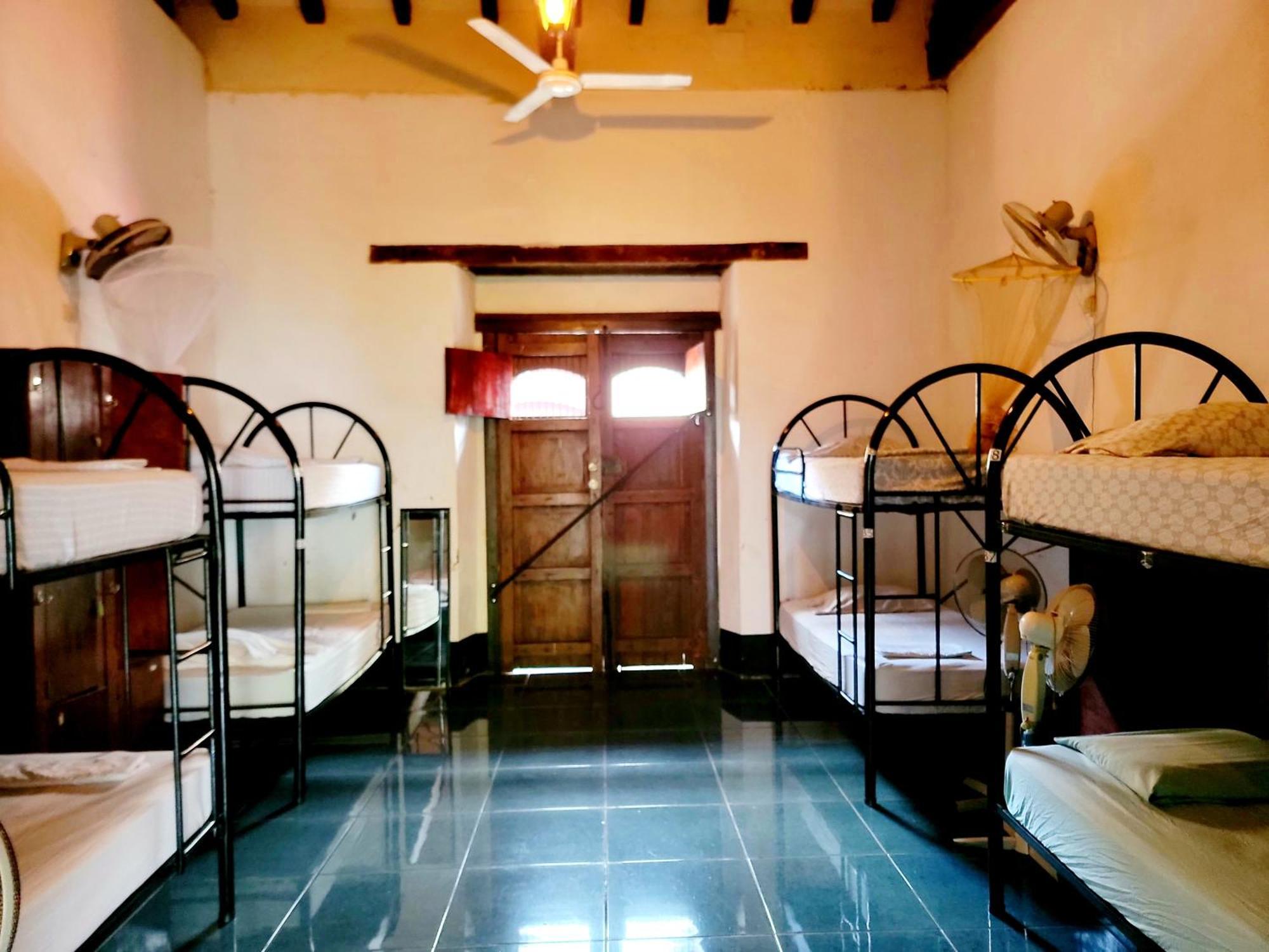 Poco A Poco Hostel Леон Экстерьер фото